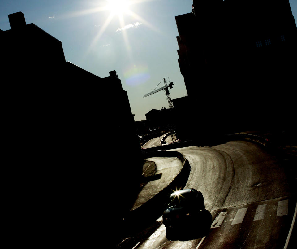  BETALER MEST FOR CO2-en:  De som kj�rer bil betaler mer per tonn som slippes ut, enn flyselskaper og industri, if�lge Cicero-forsker. Foto: Siv Johanne Sglem.