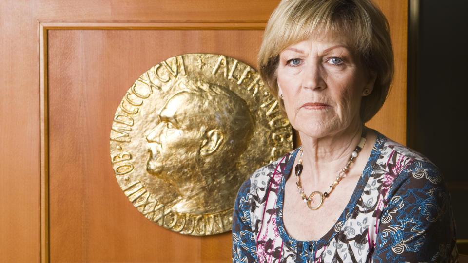LUKKET MUNNEN: Nobelkomiteens Inger-Marie Ytterhorn (Frp) snakket villig vekk til et av verdens st�rste nyhetsbyr�er, men nekter � svare p� hvorfor hun uttalte seg slik hun gjorde. Foto: Scanpix