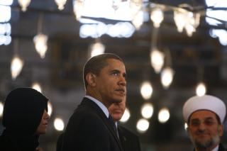 HAR IKKE ANERKJENT FOLKEMORDET: - Som president vil jeg anerkjenne det armenske folkemordet, sa Barack Ombama under valgkampen. P� sitt bes�k til Tyrkia i april knyttet det seg stor spenning til om han ville ta ordet i sin munn. Det gjorde han ikke. �rsaken er realpolitikk  - forholdet til Tyrkia. Foto: AP