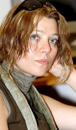 STILT FOR RETTEN: Den tyrkiske forfatteren Elif Safak lot en av romanfigurene sine nevne folkemordet p� armenerne. Hun ble stilt for retten for � ha forn�rmet tyrkiskheten. Hun ble ikke d�mt p� grunn av manglende bevis. Foto: EPA