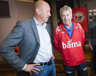 PRESSEKONFERANSE: Toppfotballsjef Nils Johan Semb har de siste dagene jaktet etter ny landslagstrener.
Foto: Heiko Junge / SCANPIX .