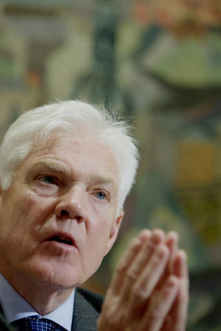 HAR JOBBET FOR GJENOPPTAKELSE: Arne Treholt mener selv det han gjorde var sm�tteri. Mange kommentatorer er enige i at straffen han fikk var vel hard. Foto: Stian Lysberg Solum / SCANPIX