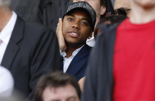 TRIBUNESLITER: Robinho har bare spilt to seriekamper for Manchester City denne sesongen. Foto: AP