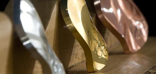 UNIKE: Ingen av de 1014 medaljene som er laget er helt like. Foto: AP