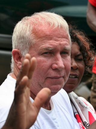 FENGSLET IGJEN: Roy Bennett ble onsdag fengslet igjen, stadig anklaget for terrorisme. MDC-kassereren og Tsvangirai-vennen har v�rt en av Mugabes argeste motstandere de siste ti �rene. Foto:  EPA/AARON UFUMELI/SCANPIX