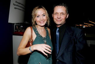 VAR MUSIKK-NORGES MEKTIGSTE PAR: Fram til 2007 var Tone-Lise sammen med Marius Lillelien, som i dag er kanalsjef for NRK P3. Bildet er tatt p� Spellemannsprisen i 2004.  Foto: JEANETTE LANDFALD/DAGBLADET