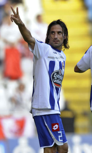 MATCHVINNER: Juan Rodriguez ble matchvinner for Deportivo mot Sevilla.  Foto: SCANPIX / AFP PHOTO/ MIGUEL RIOPA
