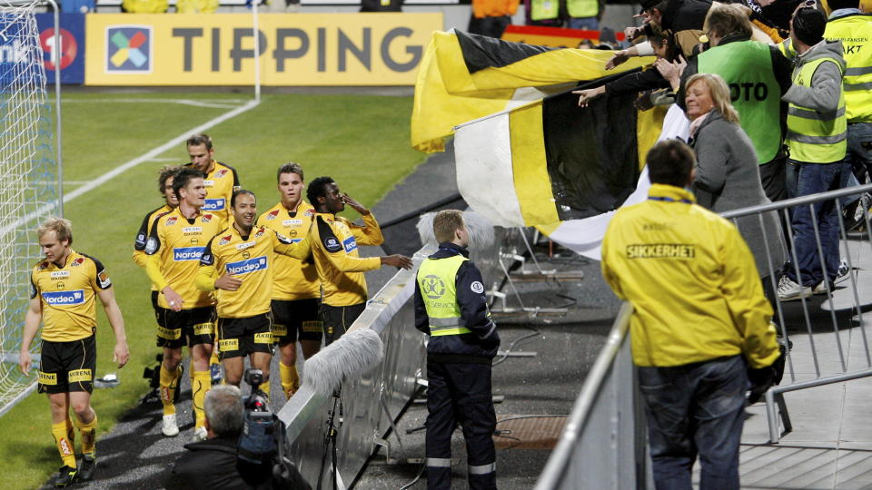 TO POENG GLAPP: Lillestr�m hadde grepet om de tre poengene, men m�tte til slutt n�ye seg med ett. Foto: Trond Reidar Teigen / SCANPIX