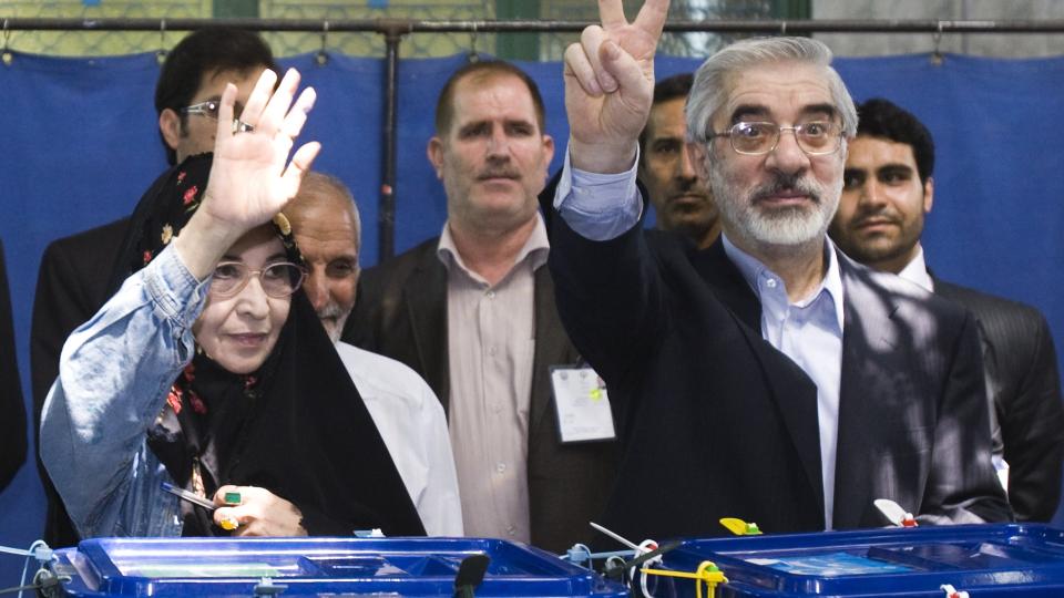 KAN BLI TILTALT: Mir Hossein Mousavi. Foto: REUTERS/Raheb Homavandi/Scanpix