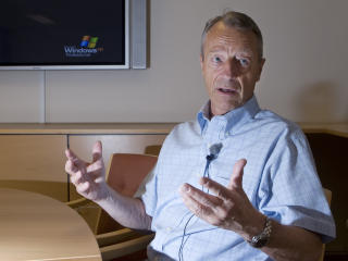 IKKE BEKYMRET: IOK-medlem Gerhard Heiberg tror Brasils myndigheter vil klare � rydde opp i urolighetene til OL i 2016.
Foto: Bj�rn Sigurds�n / SCANPIX .