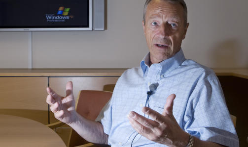BLE FORS�KT BESTUKKET: Men Gerhard Heiberg lot seg ikke friste. 
Foto: Bj�rn Sigurds�n / SCANPIX .