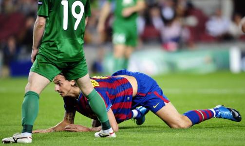 FOR EN NEDTUR: Zlatan Ibrahimovic scoret riktignok, men kvelden ente i en stor fiasko for Barcelona. Foto: AP