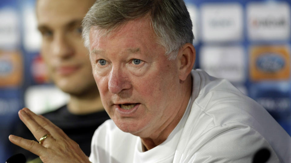 LOT SEG PROVOSERE AV SP�RSM�L: Sir Alex Ferguson mistet t�lmodigheten med journalistene da han fikk sp�rsm�l om disiplin�rsaken FA har reist mot ham. Foto:  AP Photo/Mikhail Metzel