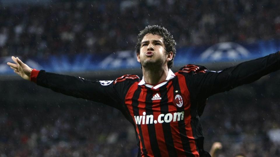 MATCHVINNER: Alexandre Pato scoret to m�l - det siste to minutter f�r ordin�r tid var omme. Foto: REUTERS