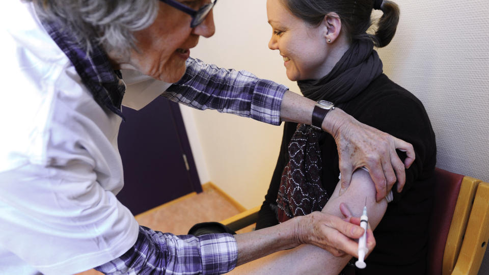 ENDELIG TIL �STLANDET: Innen onsdag skal hele �stlandet v�re utstyrt med vaksinen Pandemrix som skal motvirke svineinfluensa. Foto: Marit Hommedal / Scanpix