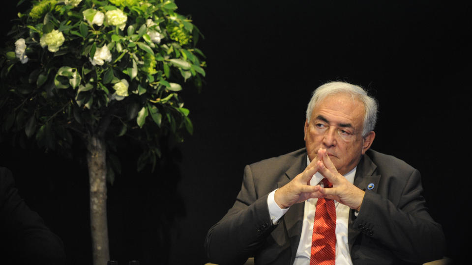 ENEST�ENDE GLOBALT SAMARBEID: - Under finanskrisen har vi sett et enest�ende globalt samarbeid mellom ulike land. Den st�rste utfordringen vi st�r overfor n�r verdens�konomien friskmeldes, er proteksjonisme og overfokusering p� nasjonale problemer. Det vil v�re en stor feiltakelse � ikke beholde et globalt perspektiv i arbeidet for � sikre �konomisk stabilitet, sier administrerende direkt�r Dominique Strauss-Kahn i Det internasjonale pengefondet (IMF) til NTB. Foto: SCANPIX