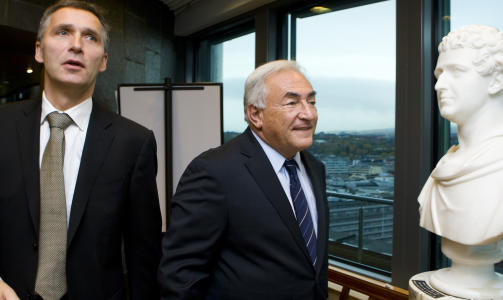 M�TTE JENS: 
Statsminister Jens Stoltenberg m�tte administrerende direkt�r Dominique Strauss-Kahn i Det internasjonale valutafondet (IMF), p� Statsministerens kontor i dag. Foto: SCANPIX