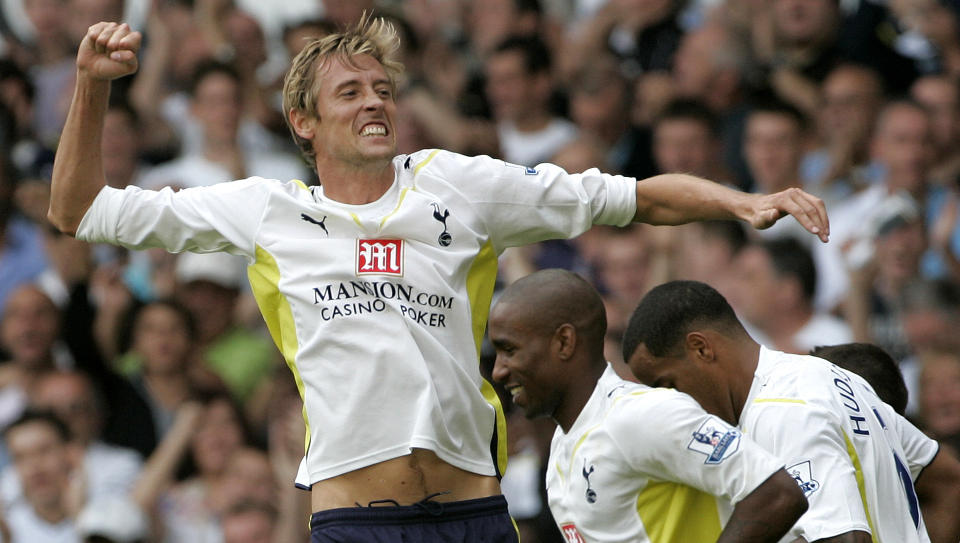 DANSEL�VE: Peter Crouch danset til de sene nattetimer forrige helg, etter at Tottenham slo Portsmouth. Foto: AP