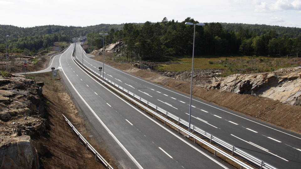 �KTE CO2-UTSLIPP: Fra nye E18-parsellen mellom Lillesand og Grimstad. Foto: Tor Erik Schr�der / SCANPIX