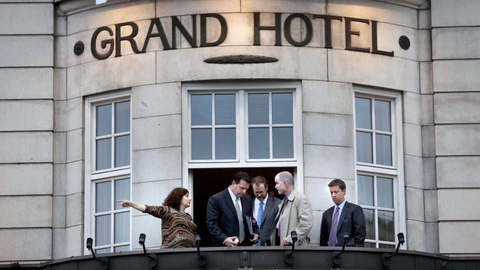 DISKUTERER: En amerikansk delegasjon kartlegger mulighetene for at Barack Obama kan bo p� Grand Hotel i Oslo. Foto: Henning Lilleg�rd/DAGBLADET