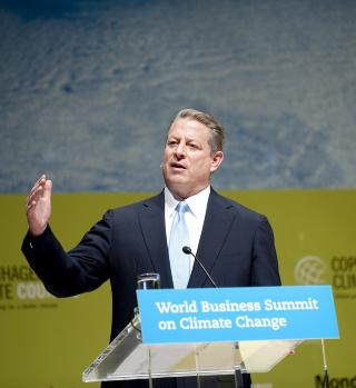 TALTE: Al Gore talte i K�benhavn 24. mai. Det virker n� ikke som hans landsmann Obama tar turen i desember. Foto: EPA/KELD NAVNTOFT/Scanpix
