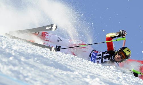 KORT �PNINGSRENN: Nicole Hosp falt �verst i l�ypa i sesongens f�rste renn. Foto: EPA