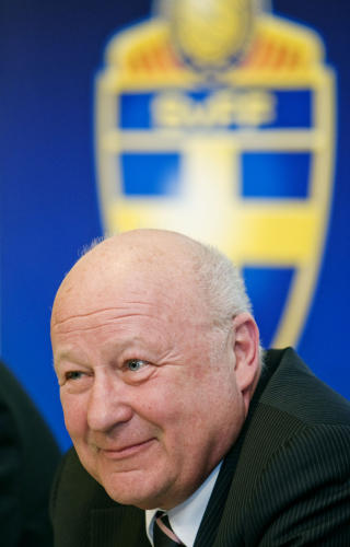 P� TYNN JURIDISK IS: Fotballpresident Lars �ge Lagrell. 
Foto: Cornelius Poppe / SCANPIX