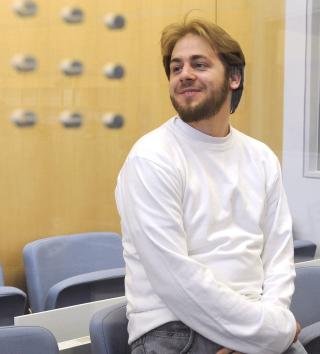 KONVERTERTE TIL ISLAM SOM TEN�RING: Tyskeren Fritz Gelowicz ble radikalisert p� universitetet. Han begynte en �relang oppl�ringsprosess drevet av USA-hat, og ble mer og mer ekstrem. Hans tyske celle ble avsl�rt i 2007. Foto: EPA/ACHIM SCHEIDEMANN