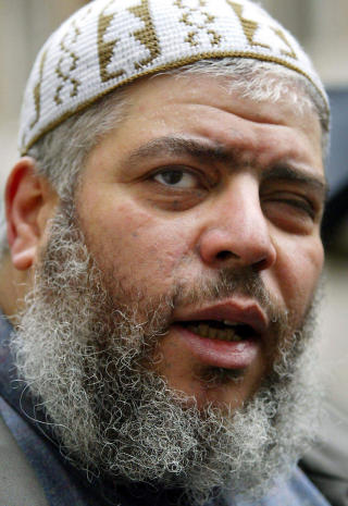 L�RTE OPP ANDREGENERASJONS JIHADISTER: London har v�rt senteret for europeisk jihadisme, og Abu Hamza ble en ledende ideolog for den nye generasjonen med europeiske jihadister. De har vokst opp i Europa og har ingen krigserfaring, men blir sendt til de lovl�se stammeomr�dene i Pakistan for oppl�ring. Foto: AFP/ADRIAN DENNIS