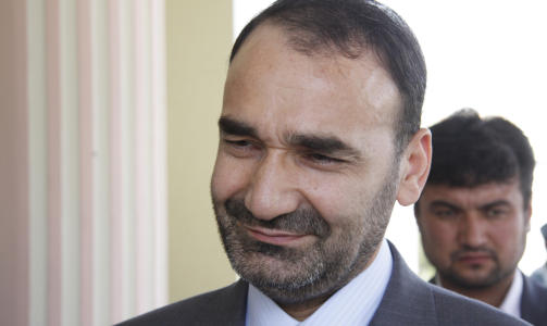 KRITISK: Guvern�r Ustad Atta Mohammad Noor er en av f� som kan vise til suksess i Afghanistan. Men dette mener han er p� tross av den internasjonale innsatsen. Foto: Kristoffer Egeberg