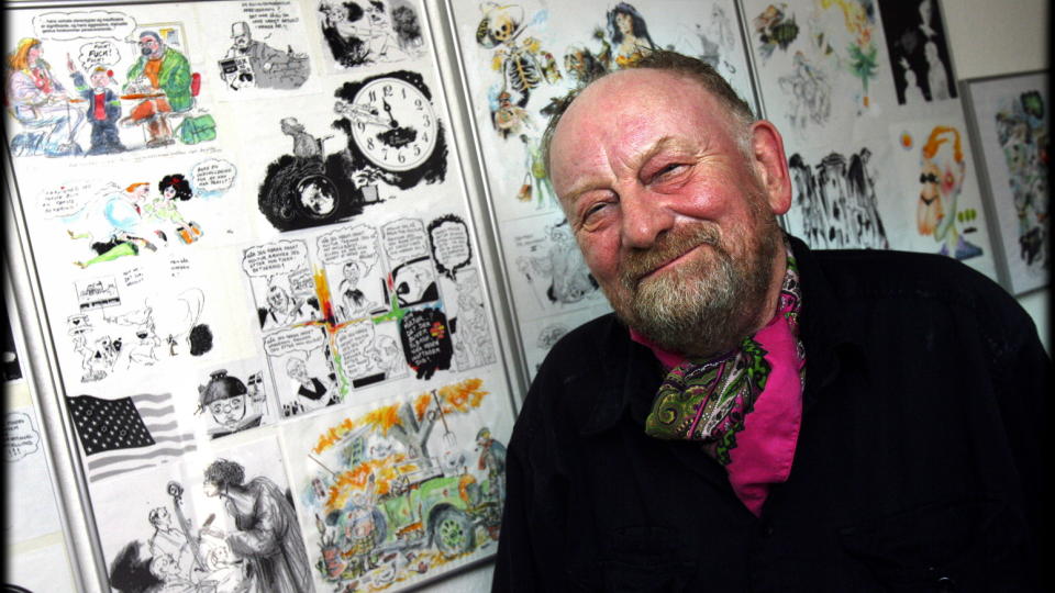 HYPERKONTROVERSIELL: Den danske avistegneren Kurt Westergaard i morgenavisen Jyllands-Posten, som st�r bak karikaturene av profeten Muhammed. 
Foto: Preben Hupfeld / SCANPIX DANMARK