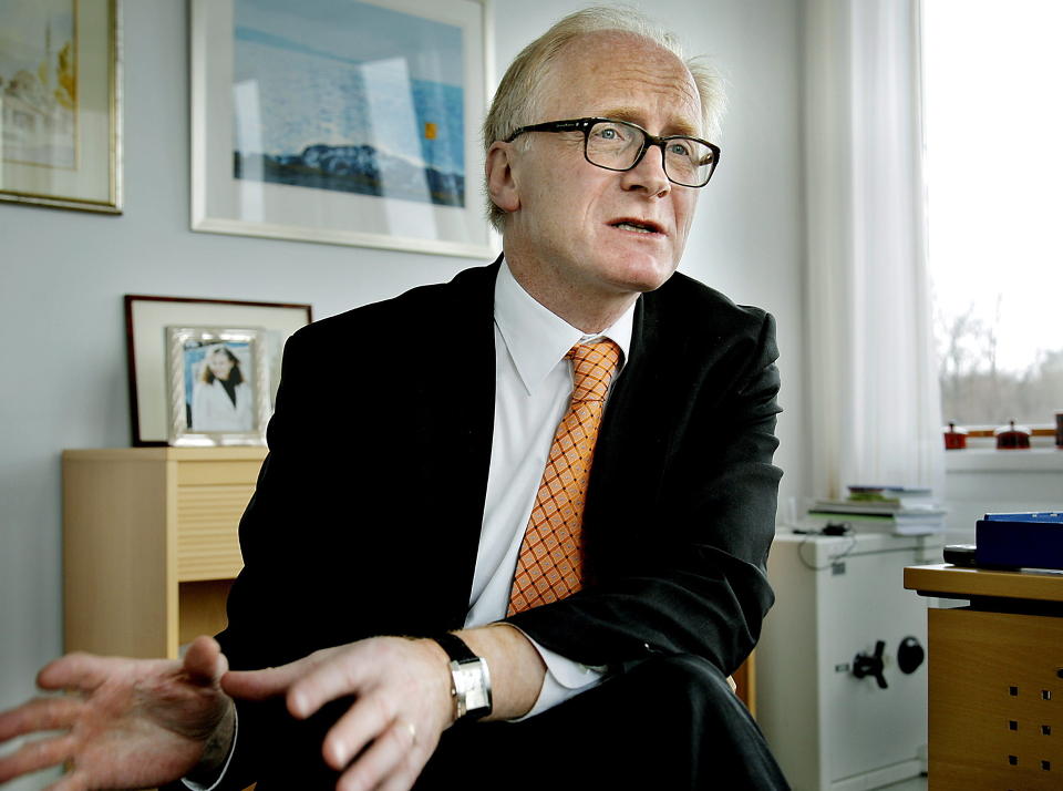 TRIST: FNs spesialutsending til FN, Kai Eide har jobbet hardt for � sikre et fritt og rettferdig valg i Afghanistan. N� trekker president Karzais utfordrer til andre valgomgang seg. Foto: Jacques Hvistendahl/Dagbladet