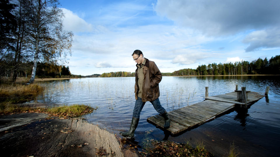  AVSL�RTE STRATEGIEN: Milj�engasjerte Dag Ronny Pettersen fra Kornsj� f�lger n�ye med p� skogbruksn�ringa. Et notat han fikk tilsendt ved en feil, viser hvordan skogn�ringa jobber for � tildekke informasjon. Foto: John T. Pedersen/Dagbladet