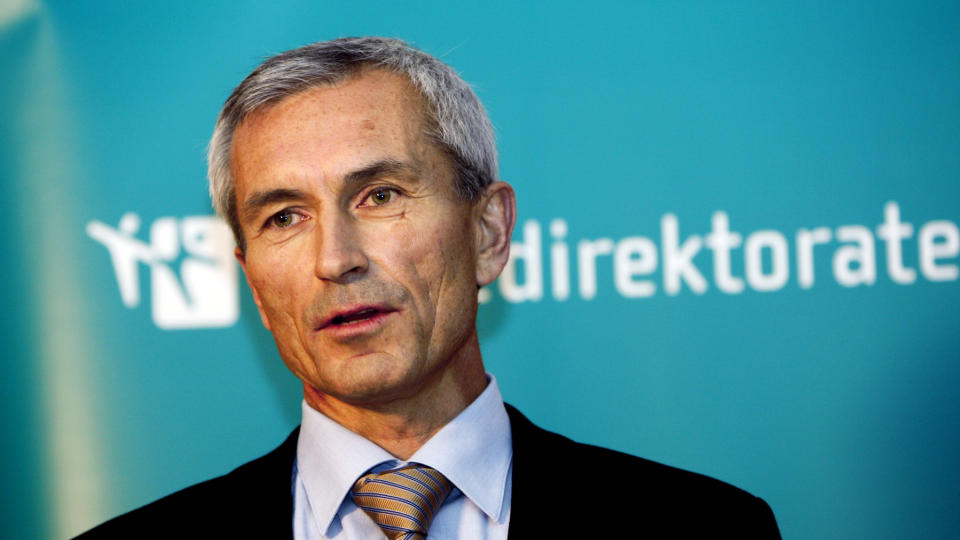 BEKYMRET: Helsedirekt�r Bj�rn-Inge Larsen konstaterer at antallet smittede har eksplodert.  Foto: Lise �serud / Scanpix
