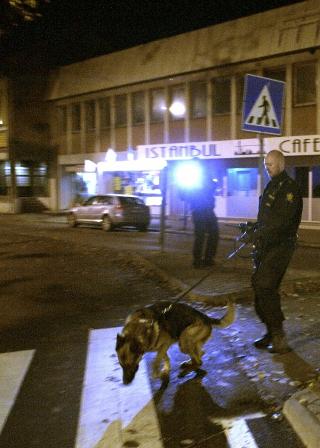 LETER ETTER EN MANN:  Politiet leter fremdeles etter en av mennene. 
Foto: John T. Pedersen/Dagbladet