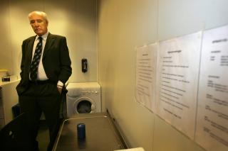 FORN�YD: Her er John Alvheim under �pningen i januar 2005. Frp-giganten d�de desember samme �r. Foto: Scnapix