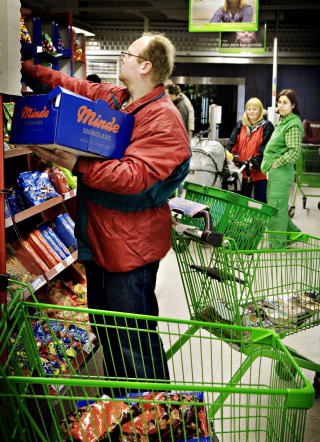2,2 MILLIONER P� BOK: Kiwi-Bob har tjent 280 000 kroner hittil i �r. Foto:J�rn H.Moen/Dagbladet