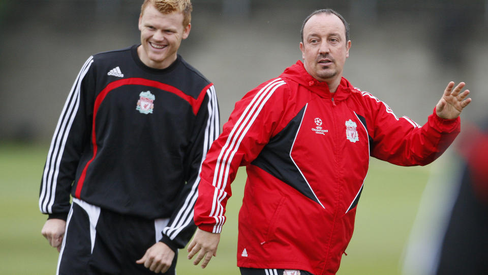 AVVISER B�NN TIL BENITEZ: John Arne Riise skal ha bedt Rafa Benitez om � hente ham tilbake til Liverpool, hevder avisa News of the World i dag. - Det stemmer ikke, sier Riise via sin r�dgiver Jan Kvalheim. Foto: Phil Noble, Reuters/Scanpix