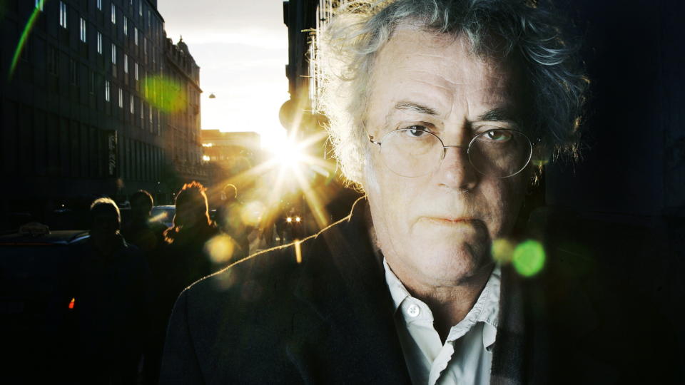 N�R UT: Dag Solstad kan juble over � n� ut til stadig nye kroker av verden. Foto: Frank Karlsen
