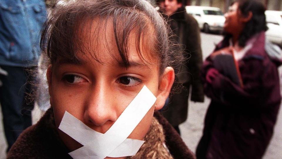 YTRINGSFRIHETENS GRENSER: Hvor g�r de? M� muslimer t�le mer hets enn andre grupper? Parallelt med Mohammed-krisen har en europeisk-arabisk organisasjon publisert j�de-tegninger for � teste grensene. N� blir de dratt for retten. Illustrasjonsfoto: SCANPIX