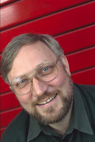 STERKT KRITISK TIL LOVER SOM BEGRENSER YTRINGSFRIHETEN: Lars Gule mener det m� v�re mulig � diskutere for eksempel Holocausts omfang og hva som skjedde. Det betyr ikke at man er Holocaust-fornekter. J�dekarikaturen mener han imidlertid grenser til � v�re antisemittisk. Foto: SCANPIX