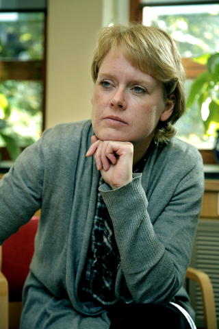 VIRKELIGHETSFJERNT: Arbeiderpartiets Marianne Aasen mener Torbj�rn R�e Isaksens utspill er virkelighetsfjernt og vitner om klassisk H�yre-tankegang. Foto: Jacques Hvistendahl