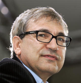 DRAS FOR RETTEN I TYRKIA: Den tyrkiske forfatteren Orhan Pamuk kommer stadig p� kant med tyrkisk straffelov for � ha nevnt folkemordet p� armenerne. Foto: AFP/DDP/ KATJA LENZ    GERMANY OUT