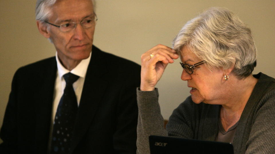 RETTSPSYKIATRISK SAKKYNDIGE: Andreas Hamnes og Kirsten Rasmussen er begj�rt oppnevnt som rettspsykiatrisk sakkyndige i drapssaken i Skaun. Her er de avbildet i forbindelse med en annen rettssak.
Foto: Tom E. �sthuus, Dagbladet.