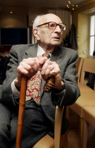 BETYDELIG: Den franske professoren ble kjent for boken �Tropisk elegi� fra 1955, som regnes som et av de mest betydelige verkene i det 20. �rhundre. Foto: SCANPIX