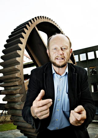 SLITERE: - Det er ingen tvil om at det n� er helsearbeiderne som har blitt landets slitere, sier leder for Norsk Industri Stein Lier-Hansen til Dagbladet. Foto: NINA HANSEN