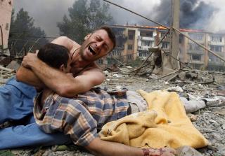 BR�T FOLKERETTEN: Under krigen i S�r-Ossetia br�t b�de Georgia og Russland folkeretten, konkluderer en granskningsrapport. Foto: REUTERS/Gleb Garanich/Scanpix