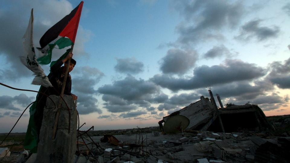 SLUTT P� DR�MMEN: Dr�mmen om en palestinsk stat m� snart legges bort, advarer palestinernes mange�rige forhandlingsleder Saeb Erekat. Foto: SCANPIX