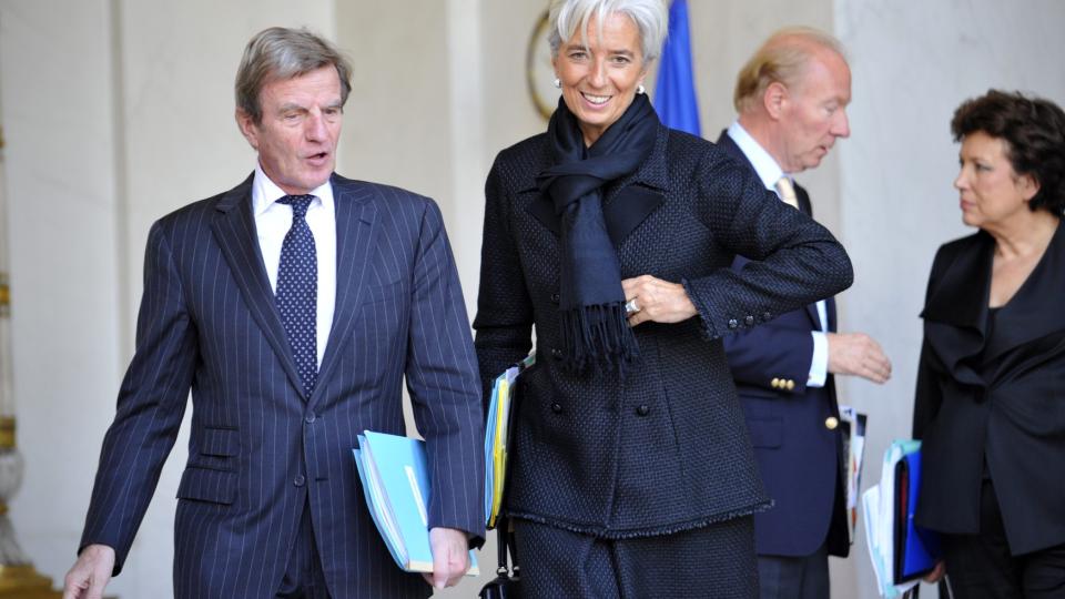 KATEGORISK Bernard Kouchner, her sammen med finansminister Christine Lagarde. Foto: REUTERS/Philippe Wojazer/Scanpix