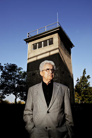 Glemmer aldri: J�rgen Litfin (70) mistet sin bror G�nther 24. august 1961. G�nther ble skutt av �sttyske soldater da han fors�kte� r�mme fra �st-Berlin ved � sv�mme over elva Spree